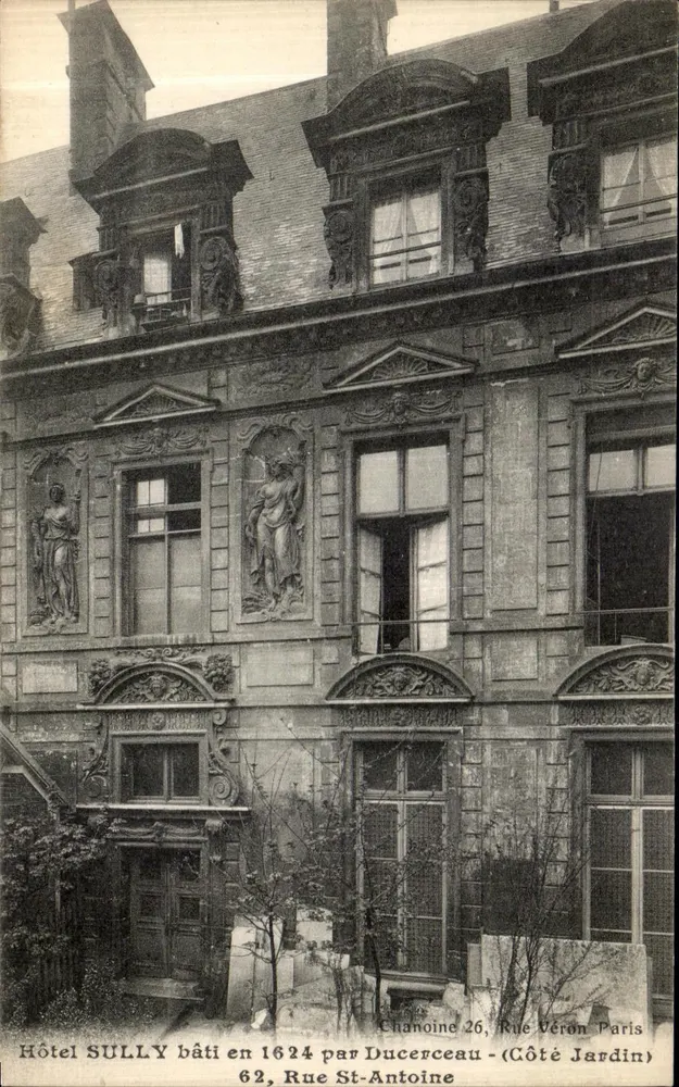 Hôtel SULLY — erbaut 1624 von Ducerceau — Rue St-Antoine, Paris - Vorderseite