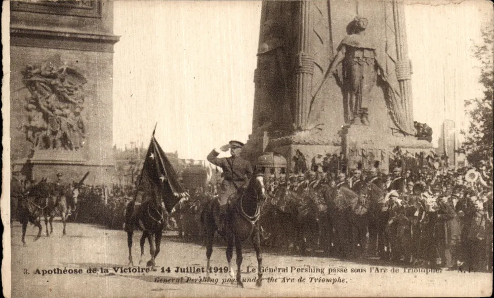 Apokalypse der Siegesfeier — 14. Juli 1919 — General Pershing passiert den Arc de Triomphe — A.R. 1 - Vorderseite