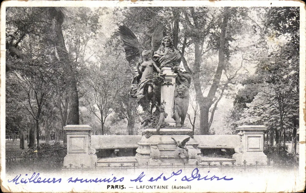 Fontaine de la Fontaine — statue d'ange et lion — éditeur Paris — Lafontaine (Auteuil) - Frente