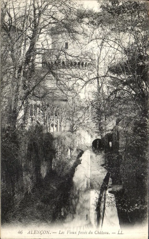 Alençon — Ansicht der alten Schanzen des Schlosses — LL - Vorderseite