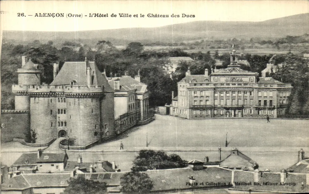 Alençon (Orne) — Das Rathaus und das Schloss der Herzöge — Photo und Sammlung A. Meillault fils, Verlag Alençon - Vorderseite