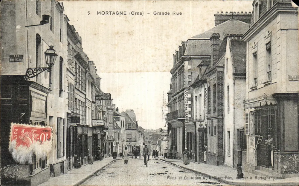 Mortagne (Orne) — Grande Rue — Photo et Collection A. Maillaut Père, éditeur à Mortagne (Orne) - Recto