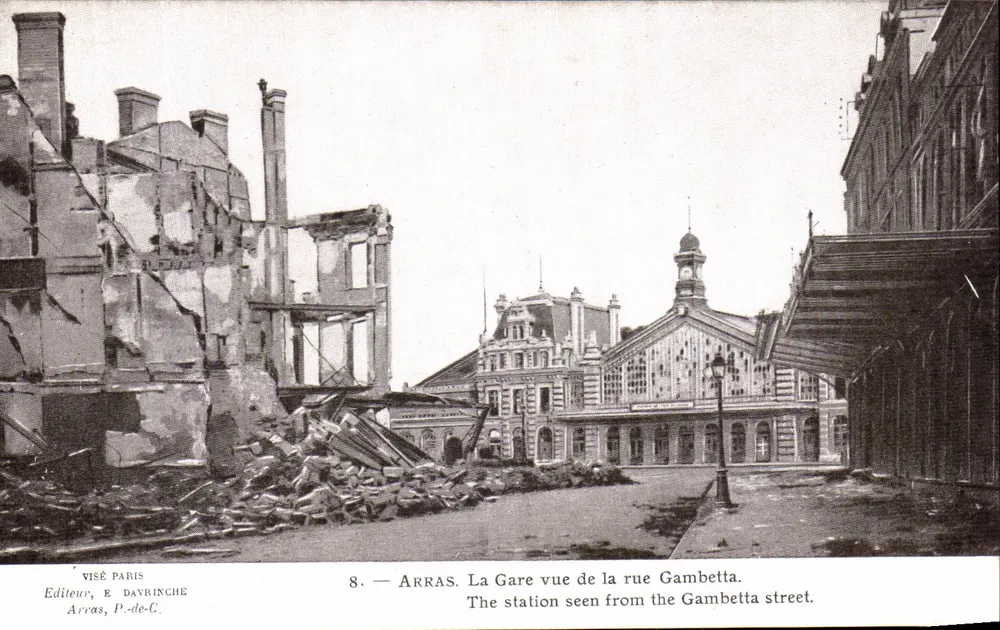 Arras — Die Station von der Rue Gambetta gesehen — Verlag E. Davrinche, P.-de-C. - Vorderseite