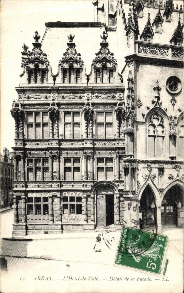 Arras — Das Rathaus — Detail der Fassade — LL. - Vorderseite