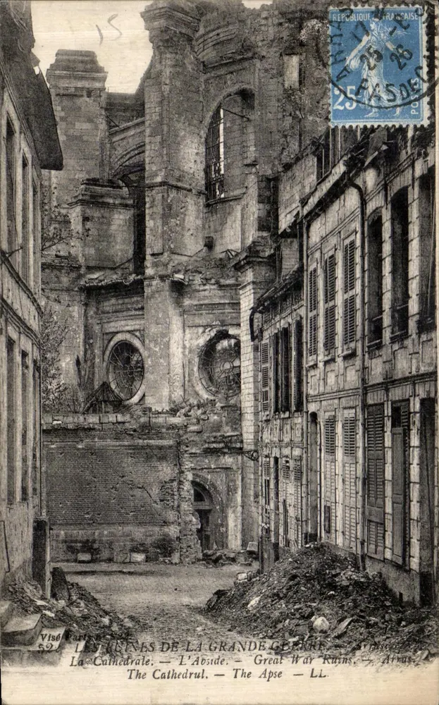 As Ruínas da Grande Igreja — A Catedral — A Abside — Ruínas da Grande Guerra — Arras - Frente