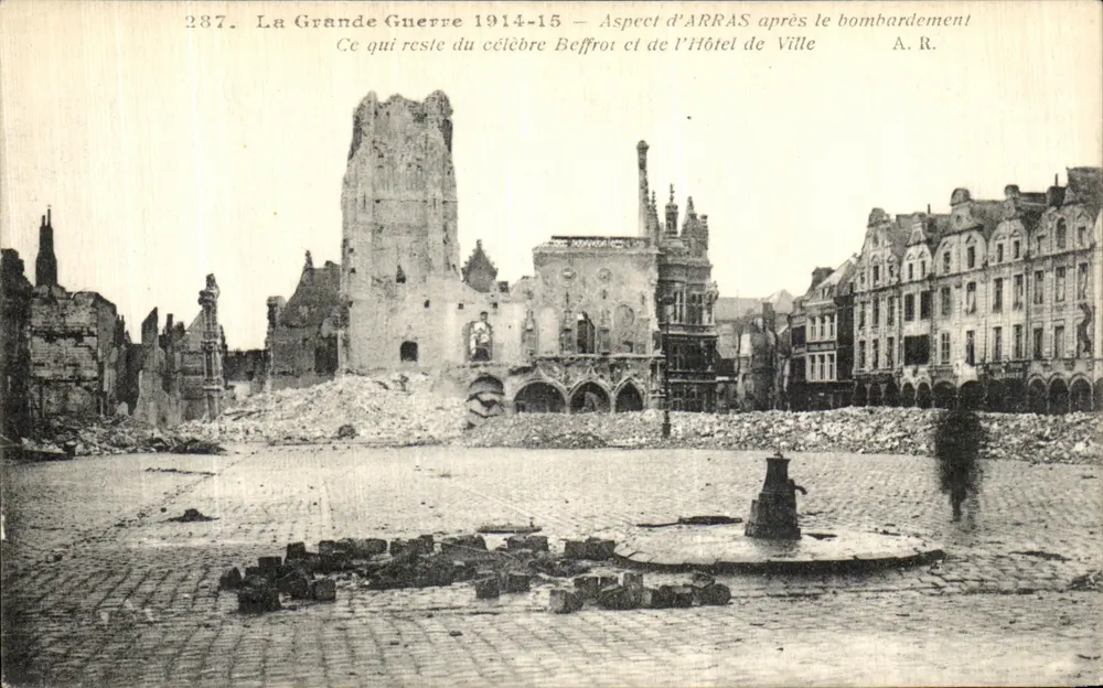 Arras — Ruinen des Glockenturms und des Rathauses nach dem Bombenangriff — A.R. n°287 - Vorderseite