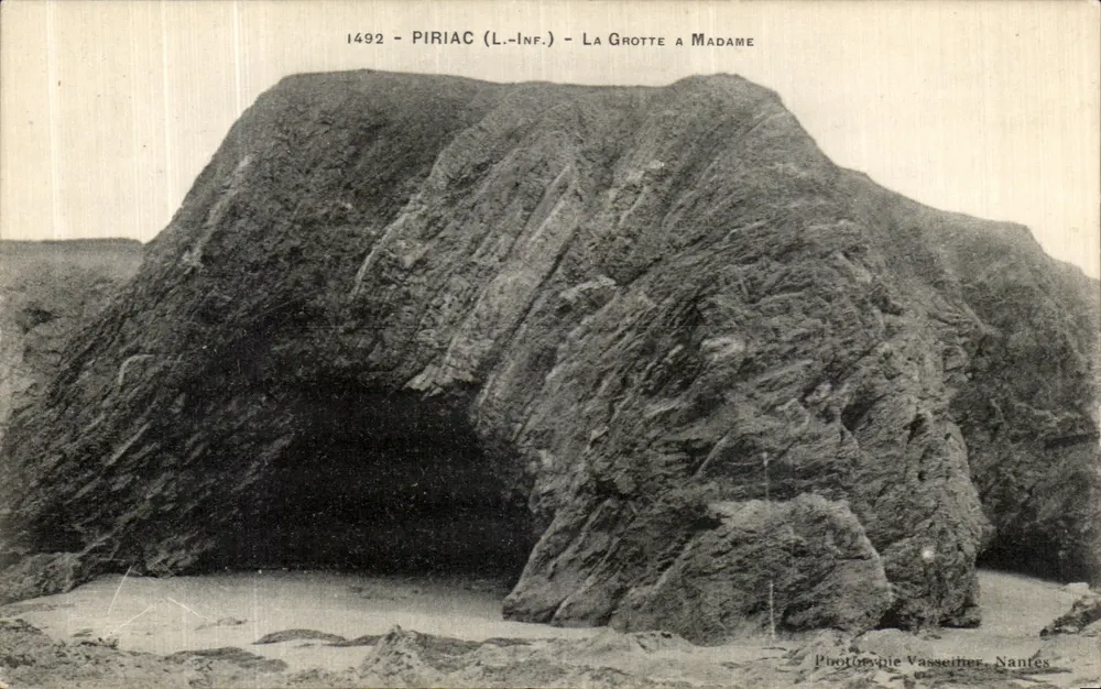 Piriac (L.-Inf.) - La Grotte à Madame — Fototipia Vasseitier, Nantes, n° 1492 - Recto
