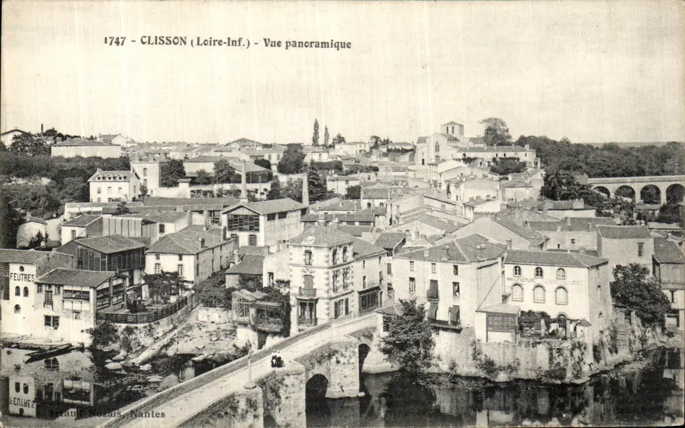 Clisson (Loire-Inf.) — Vista panorâmica — Feutres, Nantes - Frente