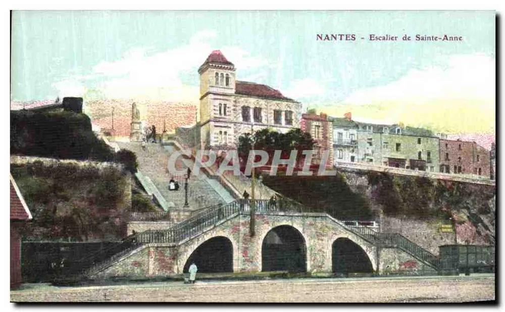 NANTES - Escadaria de Sainte-Anne — vista panorâmica com escadas e edifícios — editor não visível - Frente