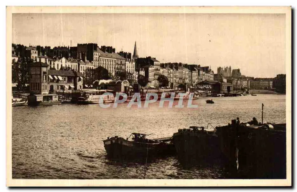 Nantes (Loire-Inférieure) — Ansicht des Hafens — Barge und Schnellboote — Les Éditions d'Art YVON, Paris - Vorderseite