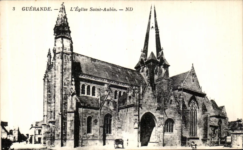 Guérande — A Igreja de São Aubin — ND - Frente