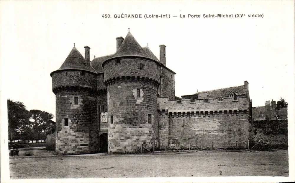Guérande (Loire-Inf.) — A Porta Saint-Michel (século XV) - Frente