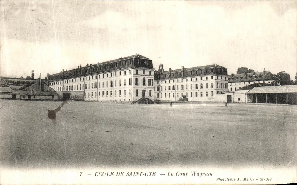 Schule Saint-Cyr — Cour Wagram — Phototypie A. Mailly - St-Cyr - Vorderseite