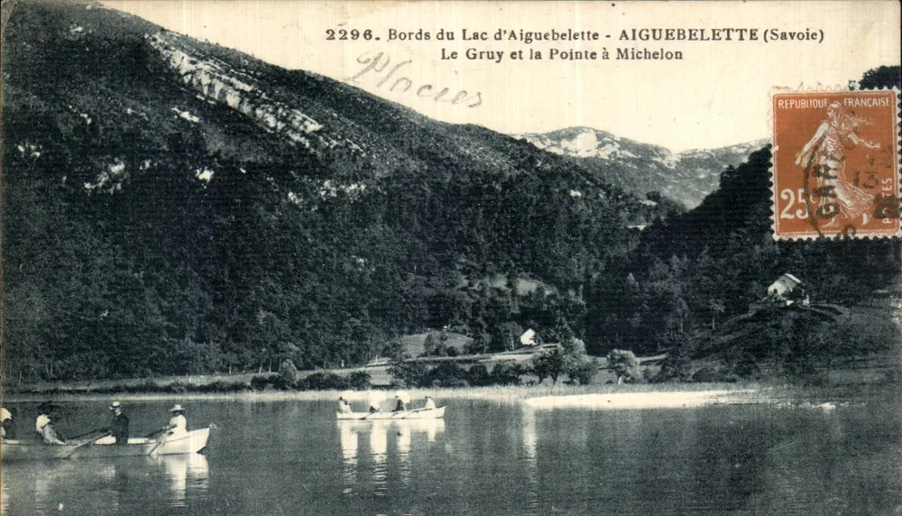 Ufer des Sees Aiguebelette - AIGUEBELETTE (Savoie) — Le Gruy und die Pointe à Michelon — Photographie Grimal, Chambyfry - Vorderseite