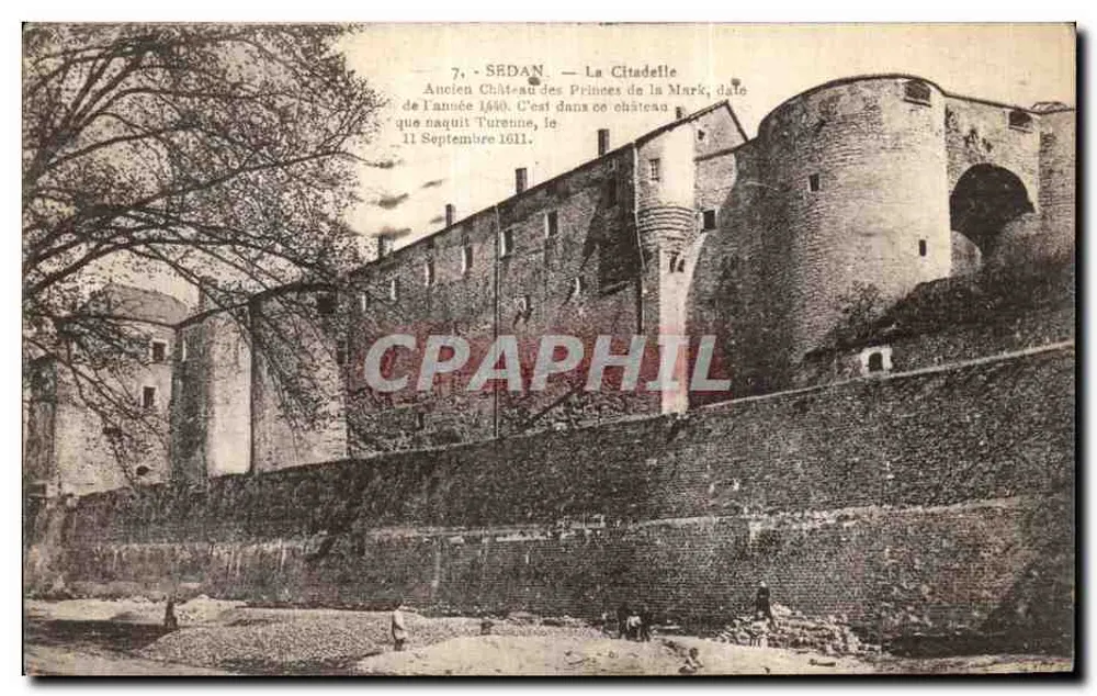 Sedan — Die Citadel — Altes Schloss der Fürsten der Mark, datiert 1440 - Vorderseite