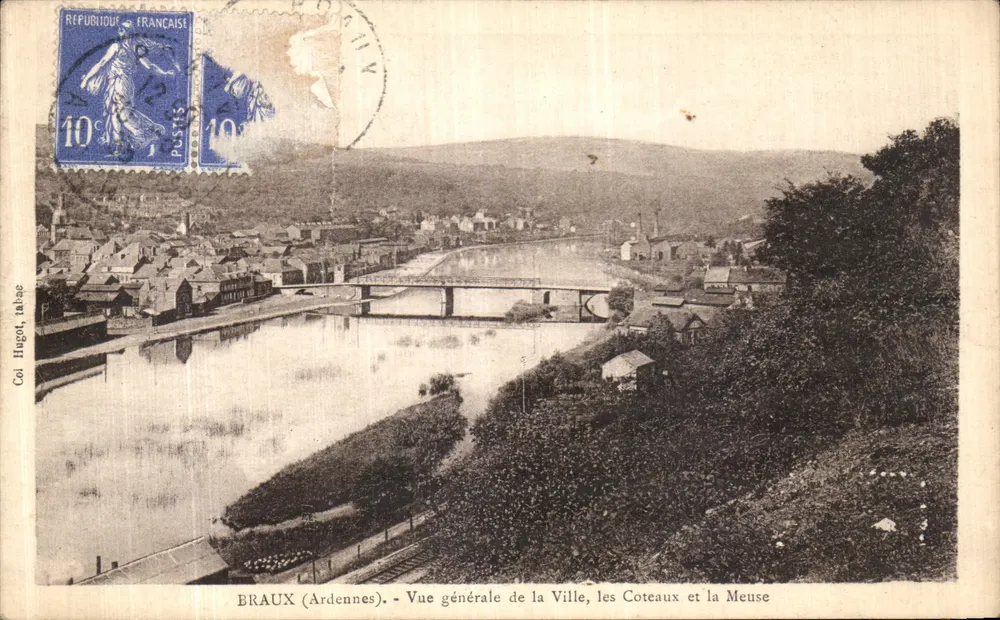 Braux (Ardennes) — Allgemeine Ansicht der Stadt, der Hänge und der Meuse — Col Hugot, talase - Vorderseite