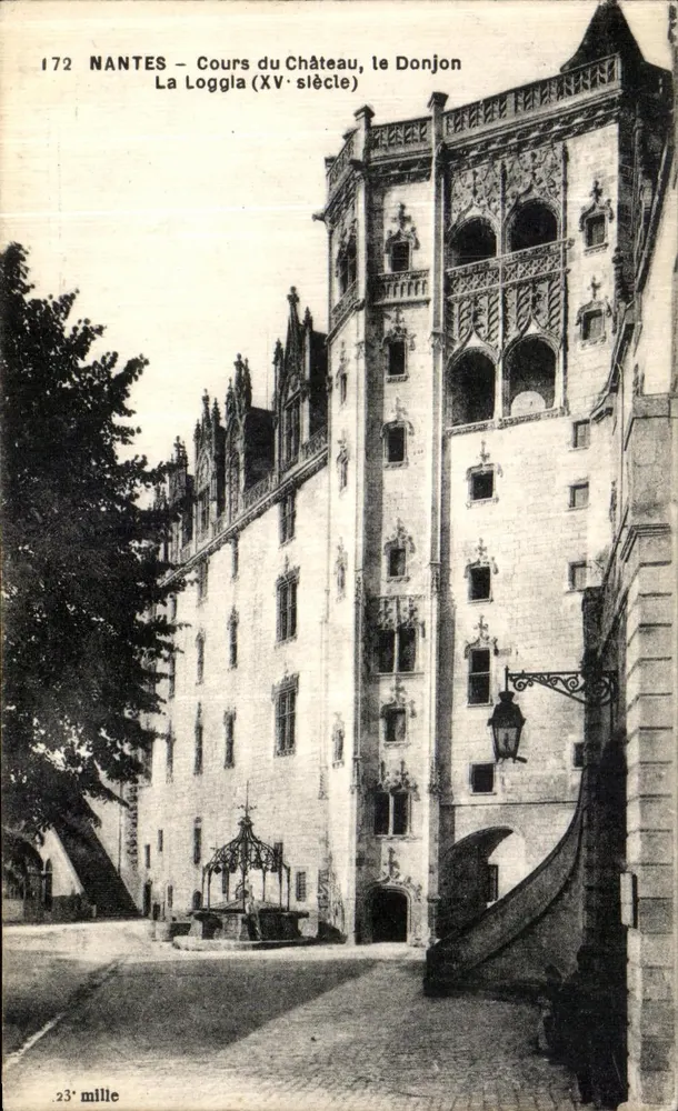 NANTES — Cours du Château, le Donjon — La Loggia (XVe siècle) - Frente