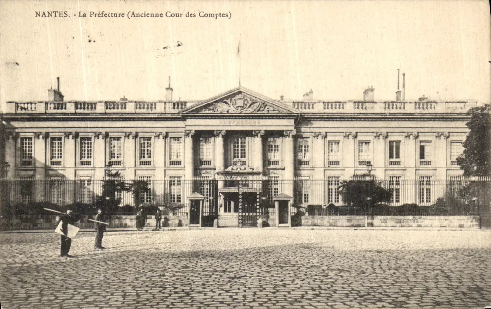 NANTES - A Prefeitura (Antiga Corte dos Contas) — editor não identificado, número de série não visível - Frente