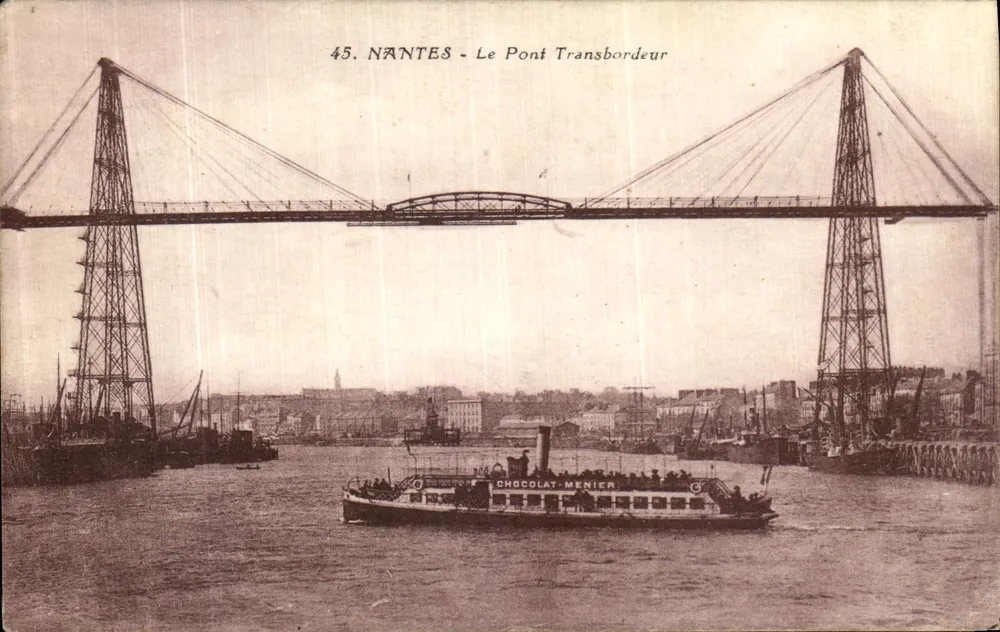 NANTES - Die Brücke Transbordeur — Ansicht mit Dampfschiff Chocolat-Menier — J. Nozais, Verlag 1933 - Vorderseite
