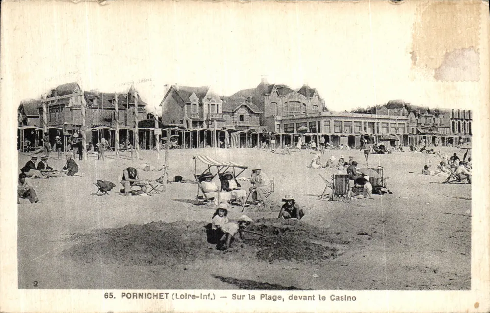 Pornichet (Loire-Inf.) — Na Praia, diante do Cassino — F. Chapeau, editor, Nantes, n°65 - Frente