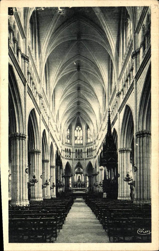 Châteauneuf-sur-Cher — Binnenkant van de Basiliek — Héliogravure Coulier Magon - Voorkant