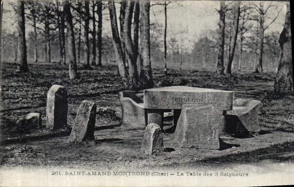 Saint-Amand-Montrond (Cher) — La Table des 3 Seigneurs — unbekannter Verlag, Nr. 261 - Vorderseite