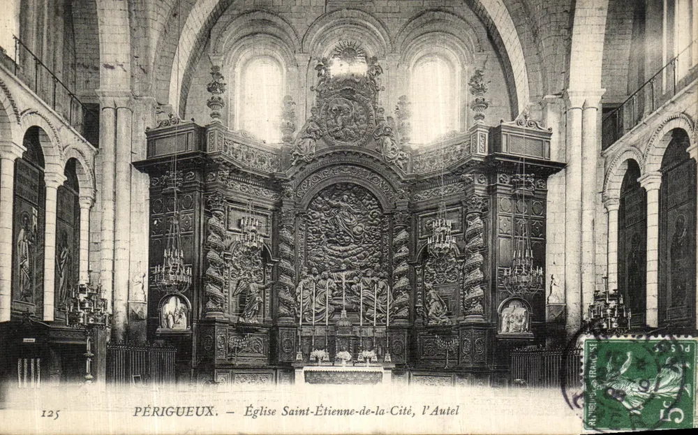 Périgueux — Kirche Saint-Étienne-de-la-Cité, der Altar - Vorderseite
