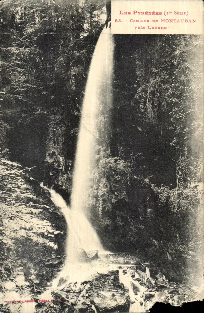 Cascade de Montauban — chute d'eau dans la forêt — éditeur Phototype Lasouche, Forrea Teyssier, n°63 - Frente