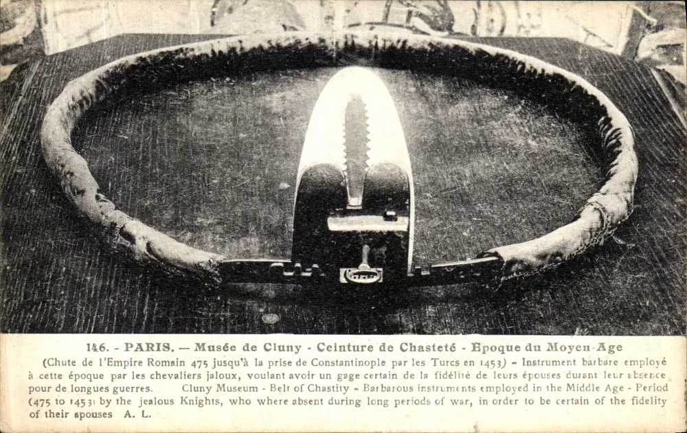 Paris — Museum Cluny — Gürtel der Keuschheit — Mittelalter - Vorderseite