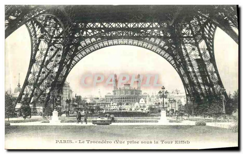 Paris - Der Trocadéro (Aussicht vom unteren Teil der Eiffelturm) - Vorderseite