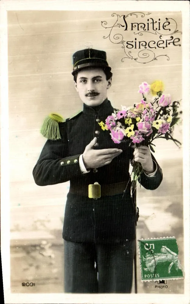 Soldado em uniforme — com buquê de flores — editor 'POSTES PHOTO' n°2091 - Frente