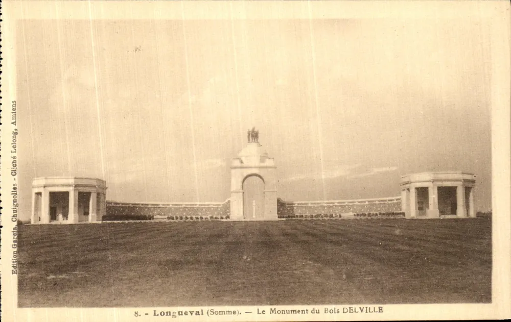 Longueval (Somme) — Denkmal Bois Delville — Edition Garcia, Chaugnolles, Amiens - Vorderseite