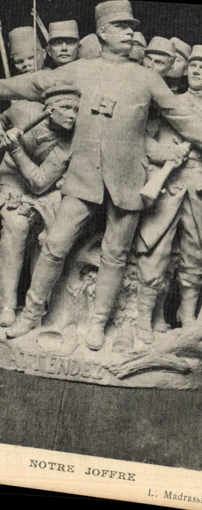Nosso Joffre — estátua monumental — L. Madrassé - Frente