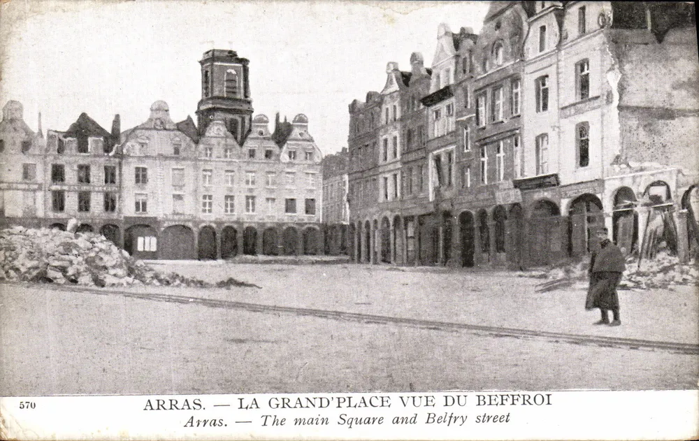 Arras — La Grand'Place vom Glockenturm aus gesehen — Verlag Laurois & Cie, n° 570 - Vorderseite