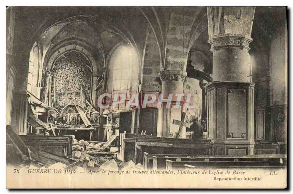 Interior da igreja de Burecy — devastação após o passagem de tropas alemãs — edição L.L. n°76 - Frente