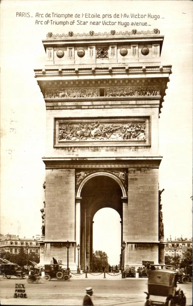 Arc de Triomphe de l'Étoile — Blick vom Avenue Victor Hugo — Verlag DIX, n° 5102 - Vorderseite