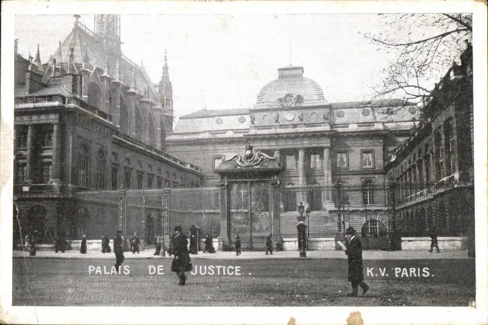Palácio de Justiça — Paris — K.V. Paris - Frente