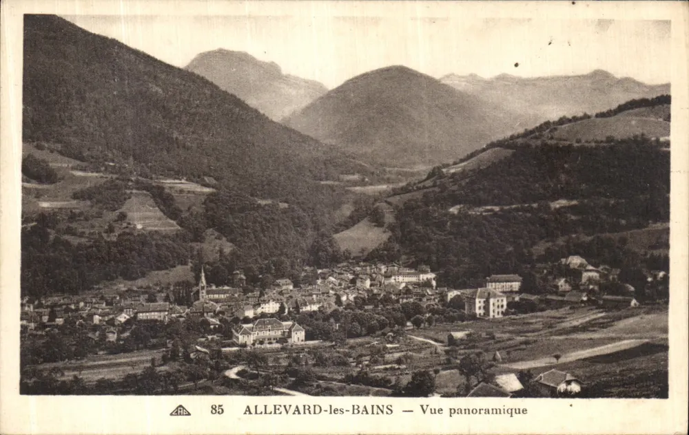 Allevard-les-Bains — Vista panorâmica — Bilhete postal antigo n°85 - Frente