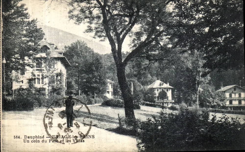 Ein Stück des Parks und die Villen — UNIAGE-LES-BAINS — R. GAUDE, photo - Verlag - Vorderseite