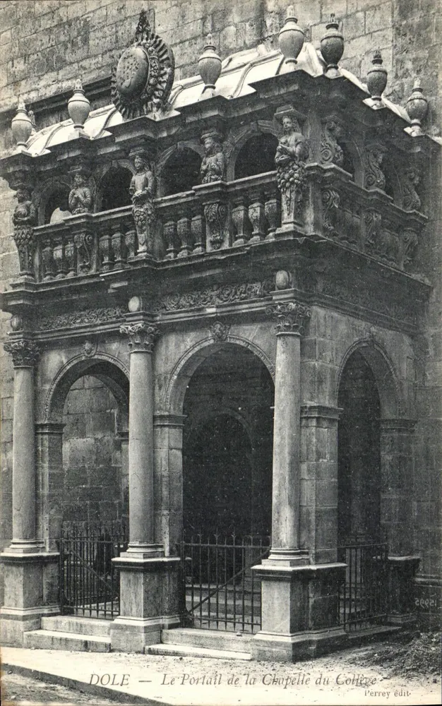 DOLE — Das Tor der Kapelle des Colleges — Perrey ed. n°2002 - Vorderseite