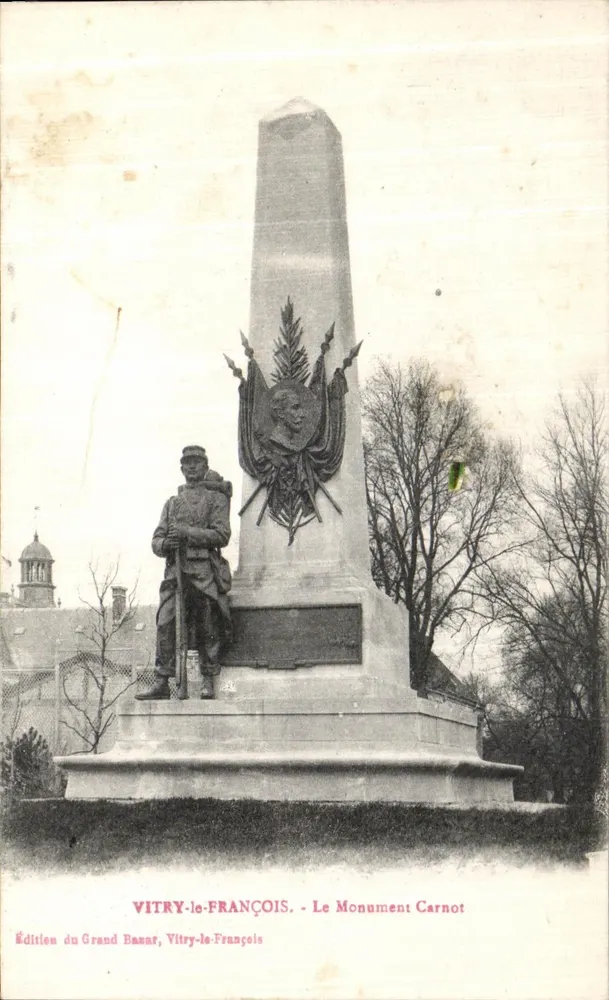 Vitry-le-François - Das Carnot-Denkmal — Ausgabe des Grand Bazar - Vorderseite