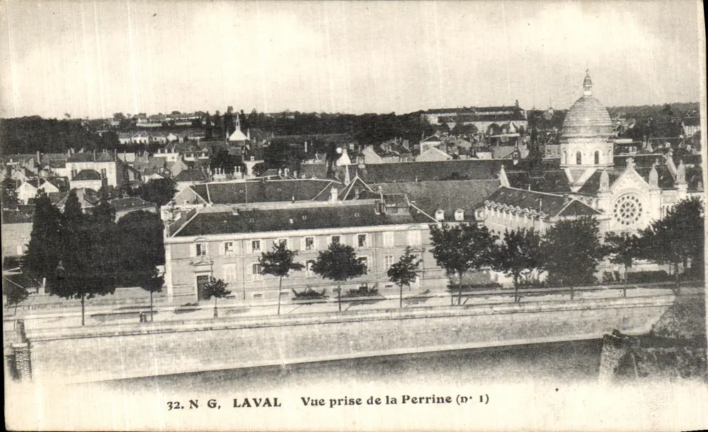 Laval — Uitzicht genomen vanaf de Perrine (n° 1) — N.G. Laval - Voorkant
