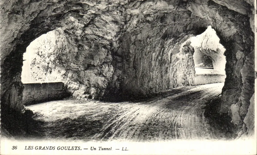 Les Grands Goulets — Um túnel — LL. - Frente
