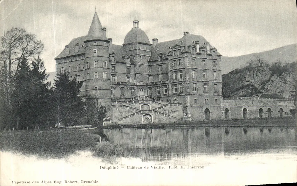 Dauphiné — Castelo de Vizille — Papeterie des Alpes Eug. Robert, Grenoble - Frente