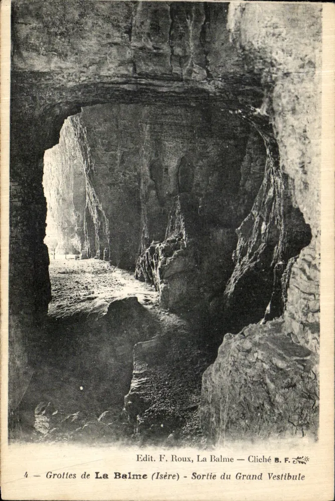 Grotten von La Balme (Isère) — Ausgang des Großen Vestibüls — Edit. F. Roux, La Balme - Vorderseite