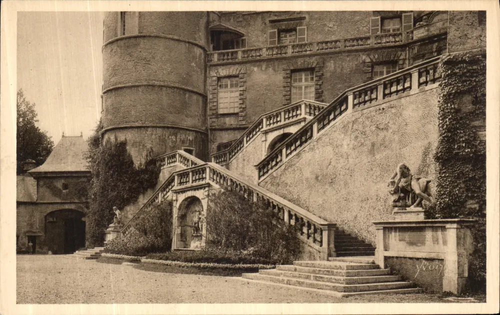 Castelo de Vizille — A Escada de Honra — Les Éditions d'Art Yvon, Paris - Frente