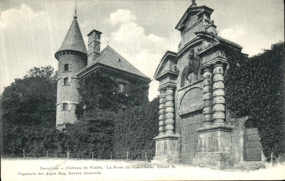 Dauphiné — Castelo de Vizille. A Porta do Connétable. — Papeterie des Alpes Eug. Robert, Grenoble - Frente