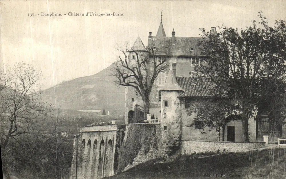 Castelo de Uriage-les-Bains — Dauphiné — Editor L. P. Grenoble - Frente