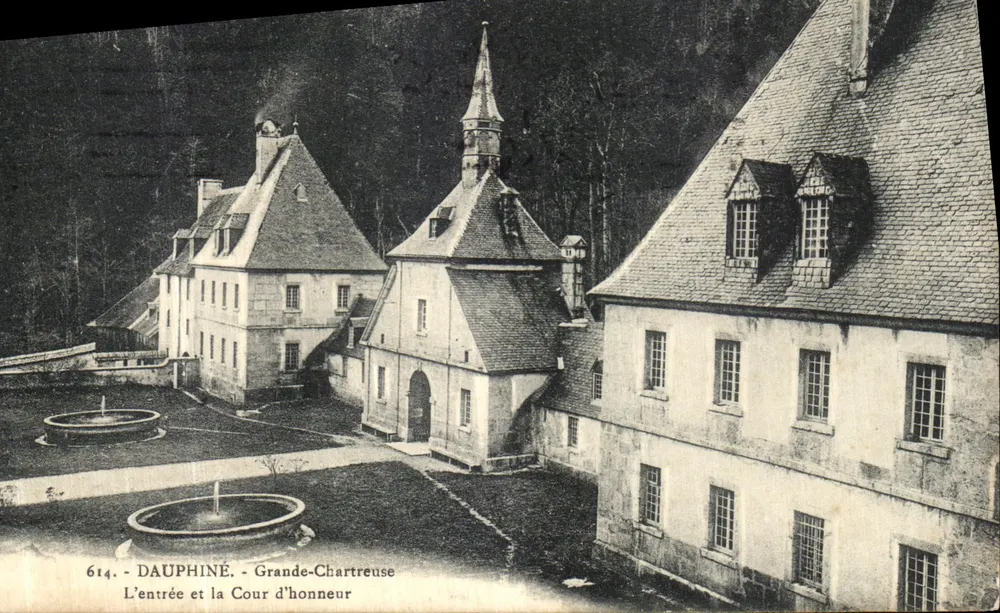 Dauphiné - Grande-Chartreuse - Der Eingang und der Ehrenhof - Vorderseite