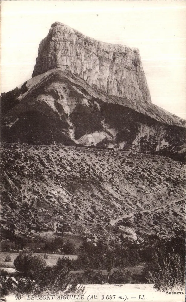 O Mont-Aiguille (Alt. 2.097 m.) — LL. — Selecta - Frente